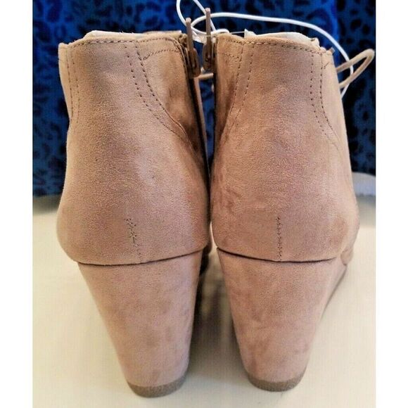 Women's Universal Thread 9 Suede Platform Wedge Ankle Bootie NEW Size 9 Tan - Picture 5 of 6